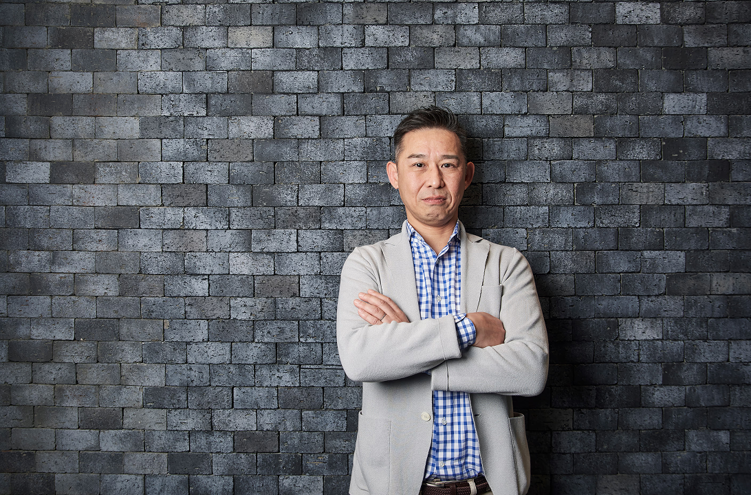 板谷 功士
