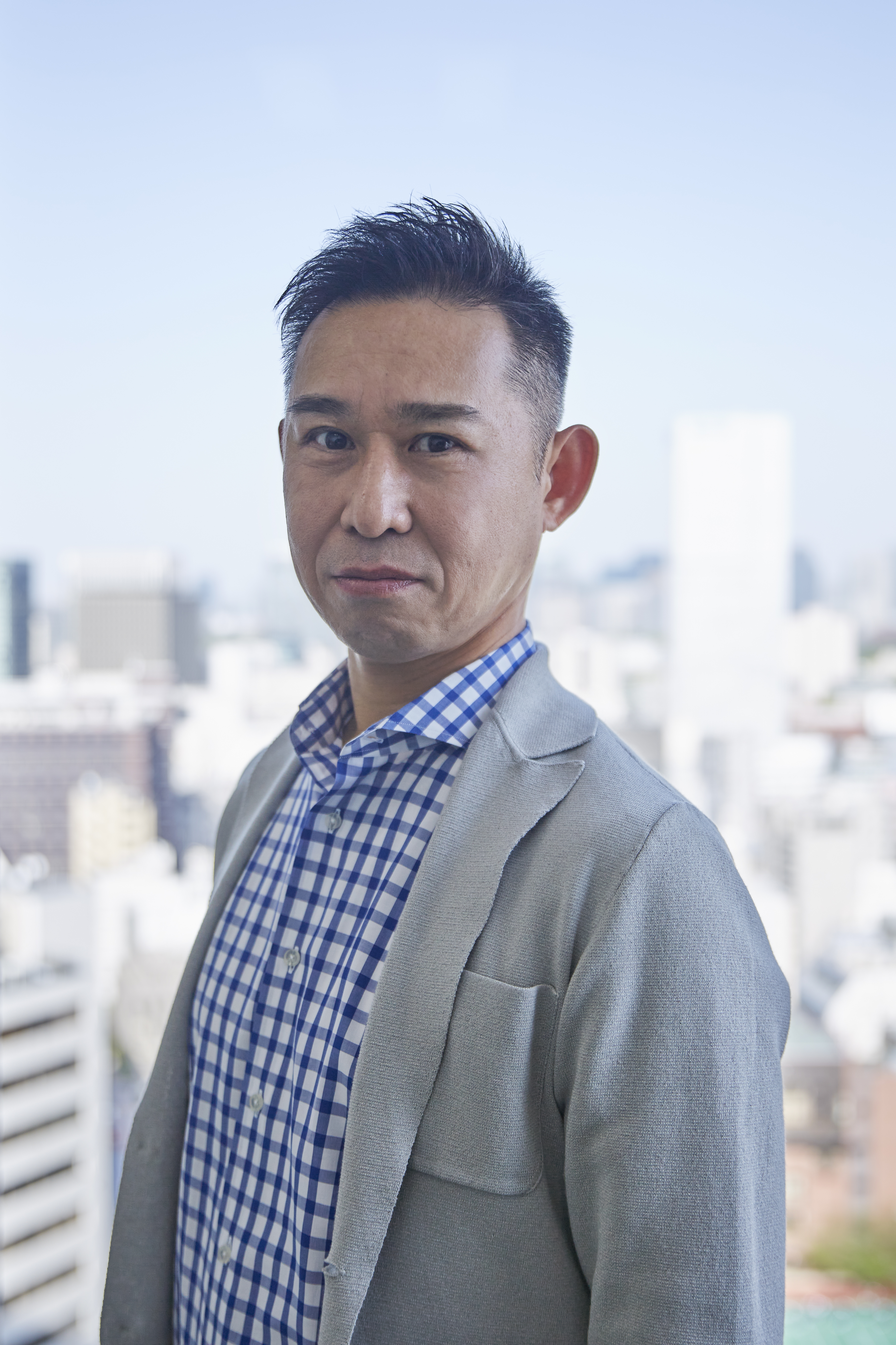 板谷 功士